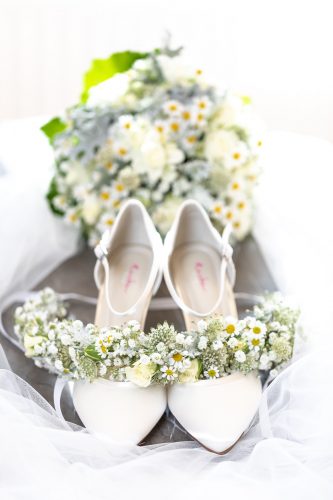 Hochzeit, Schloss Lackenbach, Burgenland, Fine Art Wedding, Styled Wedding, Braut, Brautschuhe, Oberjäger, Getting Ready
