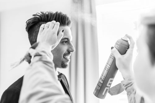 Hochzeit, Schloss Lackenbach, Burgenland, Fine Art Wedding, Styled Wedding, Paarfotos, Bräutigam, Schwarz/Weiß, Getting Ready