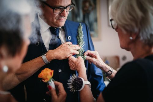 Getting Ready, Neudorf, Burgenland, kroatisch, Hochzeitsbilder, Hochzeitsfotos, Roman Huditsch, Traditionell