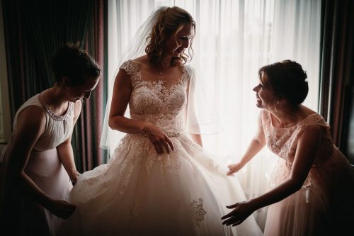 Getting Ready, Neudorf, Burgenland, kroatisch, Hochzeitsbilder, Hochzeitsfotos, Roman Huditsch, Traditionell