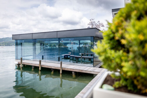 Pörtschach, Jilly Beach, Hochzeit, Hochzeitsfotos, Hochzeitsfotograf, Paarfotos, Roman Huditsch, Kärnten, Wörthersee, Hochzeitsbilder, Wedding, Wedding Photographer, Trauung, Fotograf, Hochzeitsreportage, Seehochzeit, Hochzeitslocation, Strandbar