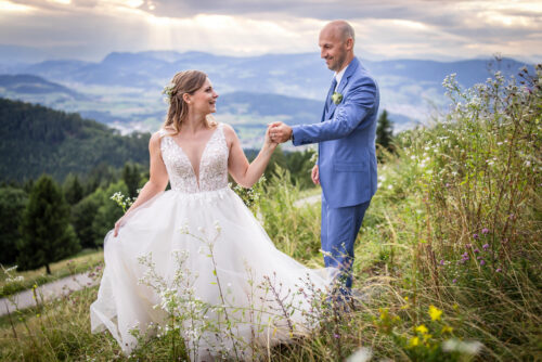 Hochzeitsfotos, Hochzeitsfotograf, Hochzeit, Fotograf, Kärnten, Wörthersee, Magdalensberg, Berghochzeit, Gipfelhaus, Skorianz, Roman Huditsch Fotografie, Hochzeitsreportage, Vintage, Boho, Reportage, Fotoreportage
