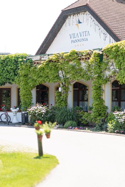 Vila Vita, Pamhagen, Hochzeitstafel, Hochzeitslocation, Burgenland, Seewinkel, Fotograf, Heiraten, Hochzeitsfotos, Brautfotos, Brautpaar Vila Vita, Pamhagen, Hochzeitstafel, Hochzeitslocation, Burgenland, Seewinkel, Fotograf, Heiraten, Hochzeitsfotos, Brautfotos, Brautpaar