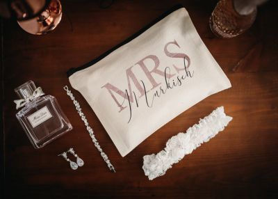 Hochzeitsfotos, Hochzeitsfotograf, Heiraten, Hochzeitsreportage, Roman Huditsch Fotografie, Heiraten in Kärnten, Klagenfurt, Wörthersee, Traumhochzeit, Wedding, Wedding Photos, Villa Bergzauber, Roßleithen, Getting Ready, Regenhochzeit Hochzeitsfotos, Hochzeitsfotograf, Heiraten, Hochzeitsreportage, Roman Huditsch Fotografie, Heiraten in Kärnten, Klagenfurt, Wörthersee, Traumhochzeit, Wedding, Wedding Photos, Villa Bergzauber, Roßleithen, Getting Ready, Regenhochzeit