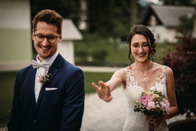 Suetschach, Feistritz, Rosental, Regenhochzeit, Begegnungszentrum Einspieler, Hochzeit, Hochzeitsfotos, Hochzeitsfotograf, Paarfotos, Roman Huditsch, Klagenfurt, Kärnten, Wörthersee, Hochzeitsbilder, Wedding, Wedding Photographer, Trauung, Fotograf, First Look Suetschach, Feistritz, Rosental, Regenhochzeit, Begegnungszentrum Einspieler, Hochzeit, Hochzeitsfotos, Hochzeitsfotograf, Paarfotos, Roman Huditsch, Klagenfurt, Kärnten, Wörthersee, Hochzeitsbilder, Wedding, Wedding Photographer, Trauung, Fotograf, First Look