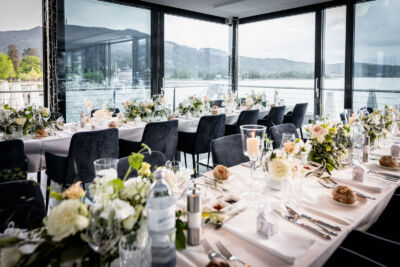 Pörtschach, Jilly Beach, Hochzeit, Hochzeitsfotos, Hochzeitsfotograf, Paarfotos, Roman Huditsch, Kärnten, Wörthersee, Hochzeitsbilder, Wedding, Wedding Photographer, Trauung, Fotograf, Hochzeitsreportage, Seehochzeit, Tafel, Tischdekoration Pörtschach, Jilly Beach, Hochzeit, Hochzeitsfotos, Hochzeitsfotograf, Paarfotos, Roman Huditsch, Kärnten, Wörthersee, Hochzeitsbilder, Wedding, Wedding Photographer, Trauung, Fotograf, Hochzeitsreportage, Seehochzeit, Tafel, Tischdekoration