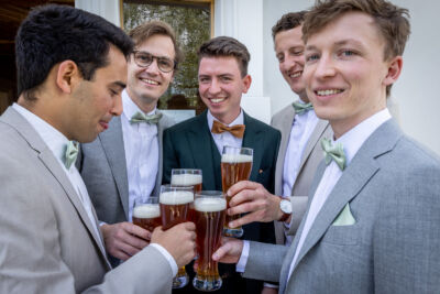 Villa Bergzauber, Oberösterreich, Hochzeit, Hochzeitsfotograf, Roman Huditsch Fotografie, Kärnten, Wörthersee, Klagenfurt, Hochzeitsfotos, Hochzeitslocation, Berghochzeit, Gruppenfoto, Männerrunde Villa Bergzauber, Oberösterreich, Hochzeit, Hochzeitsfotograf, Roman Huditsch Fotografie, Kärnten, Wörthersee, Klagenfurt, Hochzeitsfotos, Hochzeitslocation, Berghochzeit, Gruppenfoto, Männerrunde