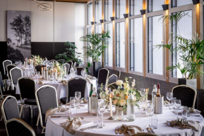 Villa Bergzauber, Oberösterreich, Hochzeit, Hochzeitsfotograf, Roman Huditsch Fotografie, Kärnten, Wörthersee, Klagenfurt, Hochzeitsfotos, Hochzeitslocation, Berghochzeit, Tafel, Tischdekoration Villa Bergzauber, Oberösterreich, Hochzeit, Hochzeitsfotograf, Roman Huditsch Fotografie, Kärnten, Wörthersee, Klagenfurt, Hochzeitsfotos, Hochzeitslocation, Berghochzeit, Tafel, Tischdekoration