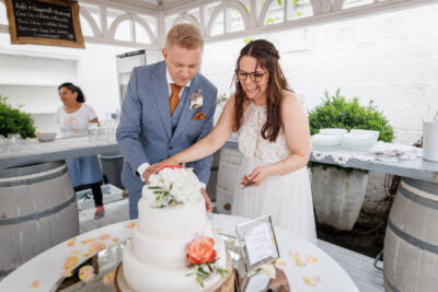 Hochzeitsfotos, Hochzeitsfotograf, Hochzeit, Fotograf, Kärnten, Wörthersee, Burgenland, Rust, Roman Huditsch Fotografie, Hochzeitsreportage, Neusiedler See, Vintage, Boho, Himmelblau, Paarshooting, Brautpaar, Brautpaarshooting, Gewitter, Regen, Regenhochzeit, Hochzeitstorte, Tortenanschnitt, Agape, Sektempfang Hochzeitsfotos, Hochzeitsfotograf, Hochzeit, Fotograf, Kärnten, Wörthersee, Burgenland, Rust, Roman Huditsch Fotografie, Hochzeitsreportage, Neusiedler See, Vintage, Boho, Himmelblau, Paarshooting, Brautpaar, Brautpaarshooting, Gewitter, Regen, Regenhochzeit, Hochzeitstorte, Tortenanschnitt, Agape, Sektempfang