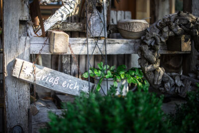 Magdalensberg, Berghochzeit, Gipfelhaus, Hochzeitsfotos, Hochzeitsfotograf, Hochzeit, Fotograf, Kärnten, Wörthersee, Roman Huditsch Fotografie, Hochzeitsreportage, Vintage, Boho, Paarshooting, Brautpaar, Brautpaarshooting, Hochzeitslocation, Sektempfang Magdalensberg, Berghochzeit, Gipfelhaus, Hochzeitsfotos, Hochzeitsfotograf, Hochzeit, Fotograf, Kärnten, Wörthersee, Roman Huditsch Fotografie, Hochzeitsreportage, Vintage, Boho, Paarshooting, Brautpaar, Brautpaarshooting, Hochzeitslocation, Sektempfang