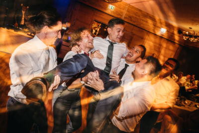 Magdalensberg, Berghochzeit, Gipfelhaus, Hochzeitsfotos, Hochzeitsfotograf, Hochzeit, Fotograf, Kärnten, Wörthersee, Roman Huditsch Fotografie, Hochzeitsreportage, Vintage, Boho, Paarshooting, Brautpaar, Brautpaarshooting, Hochzeitslocation, Party, Partyfotos, Tanzen, DJ Magdalensberg, Berghochzeit, Gipfelhaus, Hochzeitsfotos, Hochzeitsfotograf, Hochzeit, Fotograf, Kärnten, Wörthersee, Roman Huditsch Fotografie, Hochzeitsreportage, Vintage, Boho, Paarshooting, Brautpaar, Brautpaarshooting, Hochzeitslocation, Party, Partyfotos, Tanzen, DJ