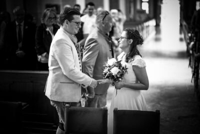 Villach, Hochzeitsfotos, Hochzeitsfotograf, Hochzeit, Fotograf, Kärnten, Wörthersee, Roman Huditsch Fotografie, Hochzeitsreportage, Vintage, Boho, Reportage, Fotoreportage, Trauung, Kirchliche Trauung, Nikolaikirche Villach, Hochzeitsfotos, Hochzeitsfotograf, Hochzeit, Fotograf, Kärnten, Wörthersee, Roman Huditsch Fotografie, Hochzeitsreportage, Vintage, Boho, Reportage, Fotoreportage, Trauung, Kirchliche Trauung, Nikolaikirche