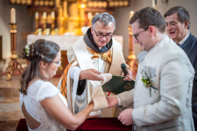 Villach, Hochzeitsfotos, Hochzeitsfotograf, Hochzeit, Fotograf, Kärnten, Wörthersee, Roman Huditsch Fotografie, Hochzeitsreportage, Vintage, Boho, Reportage, Fotoreportage, Trauung, Kirchliche Trauung, Nikolaikirche Villach, Hochzeitsfotos, Hochzeitsfotograf, Hochzeit, Fotograf, Kärnten, Wörthersee, Roman Huditsch Fotografie, Hochzeitsreportage, Vintage, Boho, Reportage, Fotoreportage, Trauung, Kirchliche Trauung, Nikolaikirche