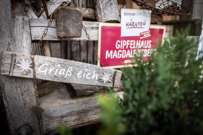 Hochzeitsfotos, Hochzeitsfotograf, Hochzeit, Fotograf, Kärnten, Wörthersee, Magdalensberg, Berghochzeit, Gipfelhaus, Skorianz, Roman Huditsch Fotografie, Hochzeitsreportage, Vintage, Boho, Reportage, Fotoreportage Hochzeitsfotos, Hochzeitsfotograf, Hochzeit, Fotograf, Kärnten, Wörthersee, Magdalensberg, Berghochzeit, Gipfelhaus, Skorianz, Roman Huditsch Fotografie, Hochzeitsreportage, Vintage, Boho, Reportage, Fotoreportage