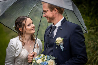 St. Margarethen, Wolfsberg, Reiterhof Stückler, Hochzeitsfotos, Hochzeitsfotograf, Hochzeit, Fotograf, Kärnten, Wörthersee, Roman Huditsch Fotografie, Hochzeitsreportage, Vintage, Boho, Reportage, Fotoreportage, Paarfotos, Brautpaarshooting, Regenhochzeit, Regen, Brautpaar St. Margarethen, Wolfsberg, Reiterhof Stückler, Hochzeitsfotos, Hochzeitsfotograf, Hochzeit, Fotograf, Kärnten, Wörthersee, Roman Huditsch Fotografie, Hochzeitsreportage, Vintage, Boho, Reportage, Fotoreportage, Paarfotos, Brautpaarshooting, Regenhochzeit, Regen, Brautpaar