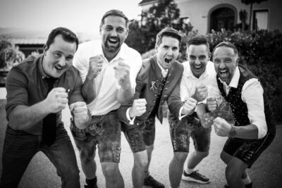 Hochzeitsfotos, Hochzeitsfotograf, Hochzeit, Fotograf, Kärnten, Wörthersee, Reiterhof Stückler, Wolfsberg, St. Margarethen, Roman Huditsch Fotografie, Hochzeitsreportage, Vintage, Boho, Reportage, Fotoreportage, Gruppenfotos Hochzeitsfotos, Hochzeitsfotograf, Hochzeit, Fotograf, Kärnten, Wörthersee, Reiterhof Stückler, Wolfsberg, St. Margarethen, Roman Huditsch Fotografie, Hochzeitsreportage, Vintage, Boho, Reportage, Fotoreportage, Gruppenfotos