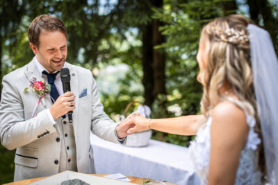 Hochzeitsfotos, Hochzeitsfotograf, Hochzeit, Fotograf, Kärnten, Wörthersee, Reiterhof Stückler, Wolfsberg, St. Margarethen, Roman Huditsch Fotografie, Hochzeitsreportage, Vintage, Boho, Reportage, Fotoreportage, Zeremonie, freie Trauung Hochzeitsfotos, Hochzeitsfotograf, Hochzeit, Fotograf, Kärnten, Wörthersee, Reiterhof Stückler, Wolfsberg, St. Margarethen, Roman Huditsch Fotografie, Hochzeitsreportage, Vintage, Boho, Reportage, Fotoreportage, Zeremonie, freie Trauung