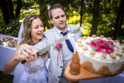 Hochzeitsfotos, Hochzeitsfotograf, Hochzeit, Fotograf, Kärnten, Wörthersee, Reiterhof Stückler, Wolfsberg, St. Margarethen, Roman Huditsch Fotografie, Hochzeitsreportage, Vintage, Boho, Reportage, Fotoreportage, Torte, Hochzeitstorte, Tortenanschnitt Hochzeitsfotos, Hochzeitsfotograf, Hochzeit, Fotograf, Kärnten, Wörthersee, Reiterhof Stückler, Wolfsberg, St. Margarethen, Roman Huditsch Fotografie, Hochzeitsreportage, Vintage, Boho, Reportage, Fotoreportage, Torte, Hochzeitstorte, Tortenanschnitt
