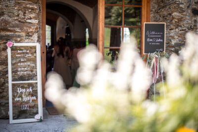 Hochzeitsfotos, Hochzeitsfotograf, Hochzeit, Fotograf, Kärnten, Wörthersee, Lillis Feststadl, Feldkirchen, Klein St. Veit, Roman Huditsch Fotografie, Hochzeitsreportage, Vintage, Boho, Reportage, Fotoreportage