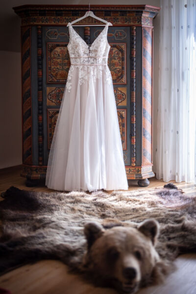 Hochzeitsfotos, Hochzeitsfotograf, Hochzeit, Fotograf, Kärnten, Wörthersee, Lillis Feststadl, Feldkirchen, Klein St. Veit, Roman Huditsch Fotografie, Hochzeitsreportage, Vintage, Boho, Reportage, Fotoreportage, Getting Ready, Brautkleid