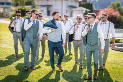 Hochzeitsfotos, Hochzeitsfotograf, Hochzeit, Fotograf, Kärnten, Wörthersee, Maria Rojach, Lavantal, Roman Huditsch Fotografie, Hochzeitsreportage, Vintage, Boho, Reportage, Fotoreportage, Gruppenfotos Hochzeitsfotos, Hochzeitsfotograf, Hochzeit, Fotograf, Kärnten, Wörthersee, Maria Rojach, Lavantal, Roman Huditsch Fotografie, Hochzeitsreportage, Vintage, Boho, Reportage, Fotoreportage, Gruppenfotos