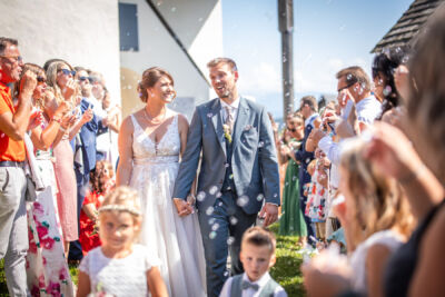 Hochzeitsfotos, Hochzeitsfotograf, Hochzeit, Fotograf, Kärnten, Wörthersee, Lillis Feststadl, Feldkirchen, Klein St. Veit, Roman Huditsch Fotografie, Hochzeitsreportage, Vintage, Boho, Reportage, Fotoreportage, Trauung, Kirche